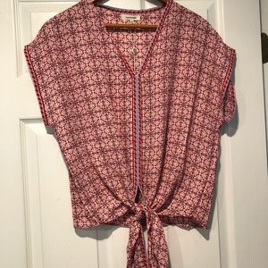 Max Studio tie front blouse. Size Small